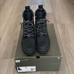 Timberland Women’s Black Nubuck Boots 8.5